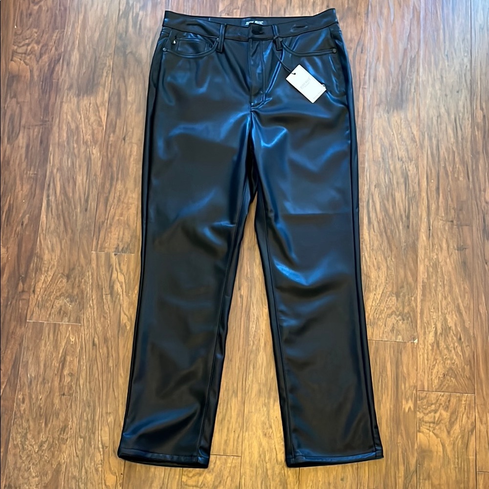 Judy Blue Black Straight Leg Jeans